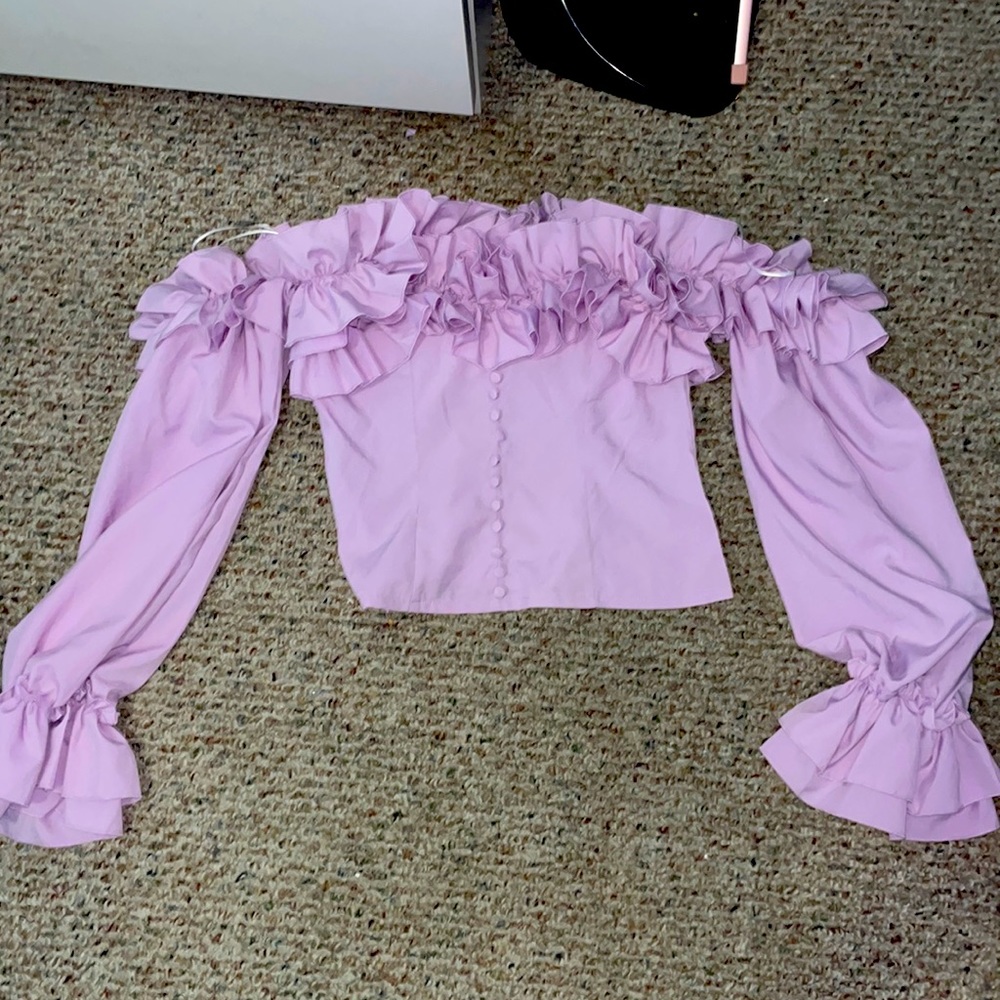 Off the shoulder crop top ✨